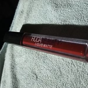 Huda beauty lipstick
